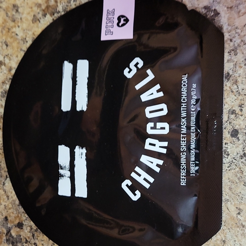 VS Pink Calming & Refreshing face Mask - Picture 4 of 6